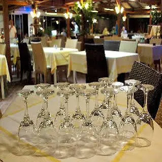 卡拉维尔公寓酒店